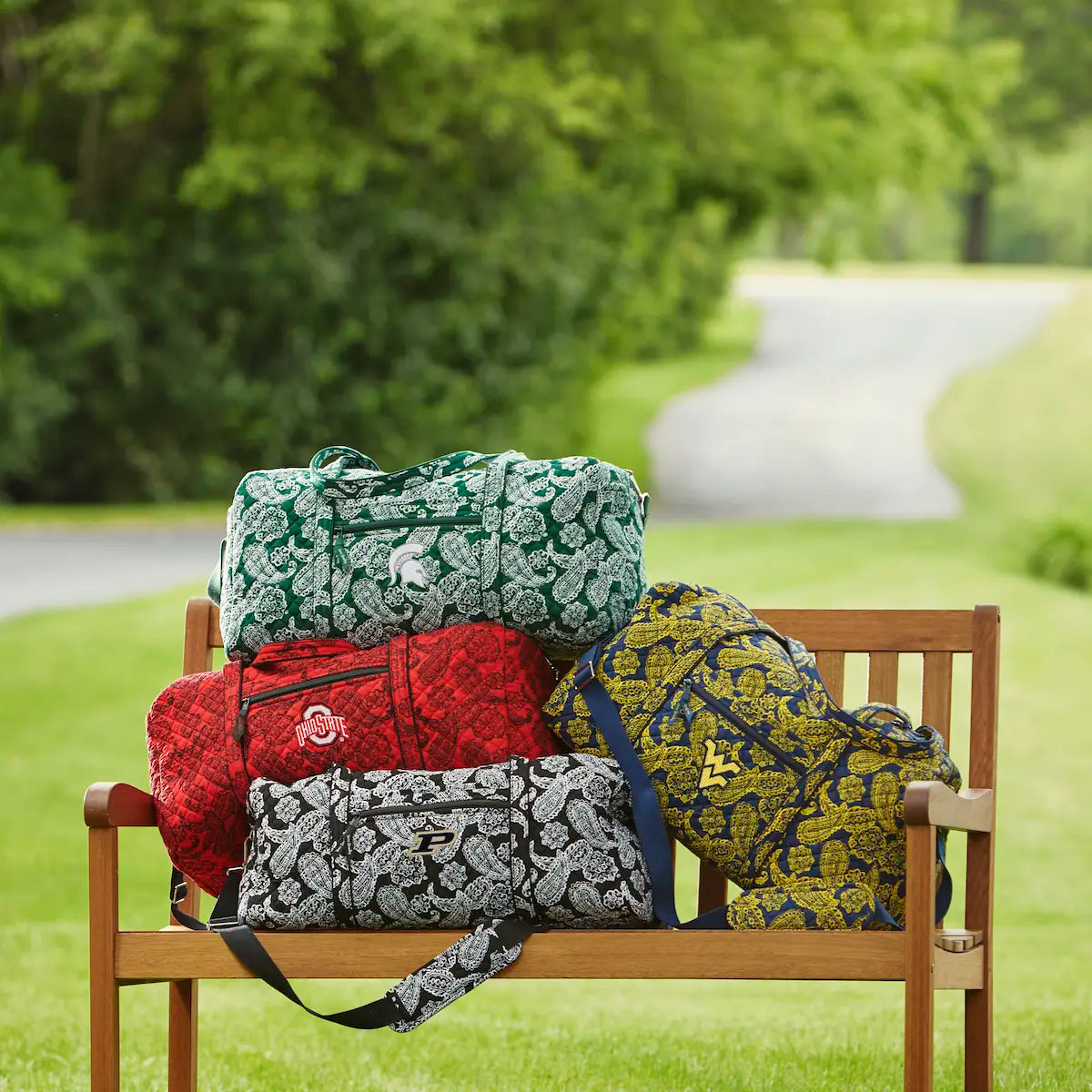The Accessories You Need to Tailgate in Style This Season – Vera
