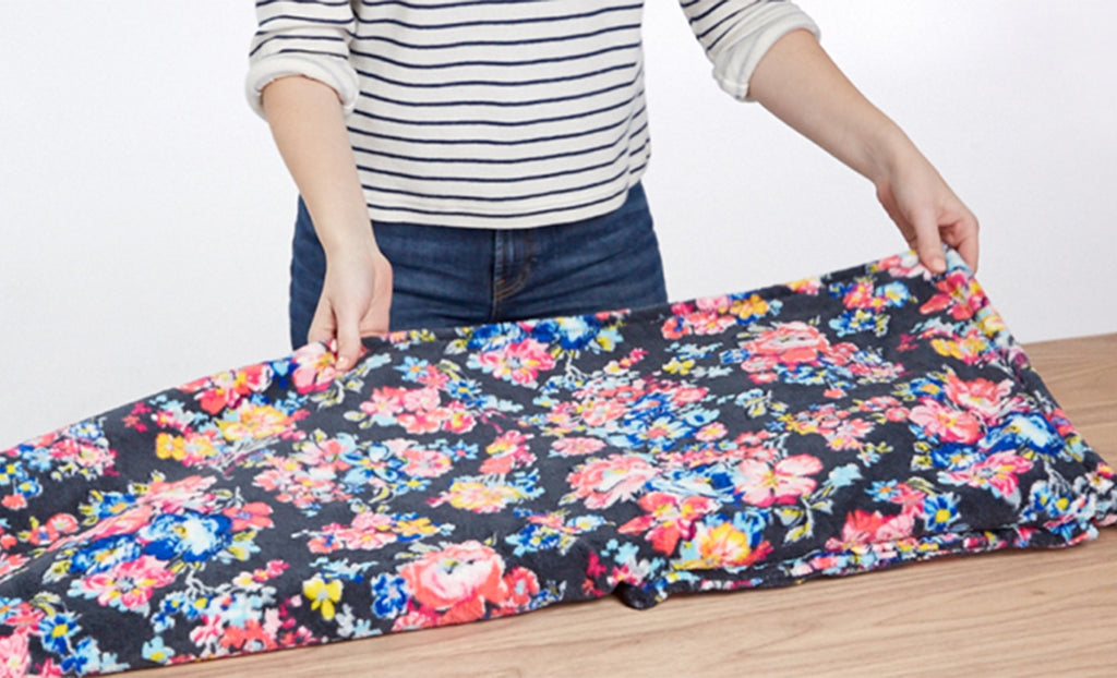 Howto Fold the Fleece Travel Blanket Vera Bradley