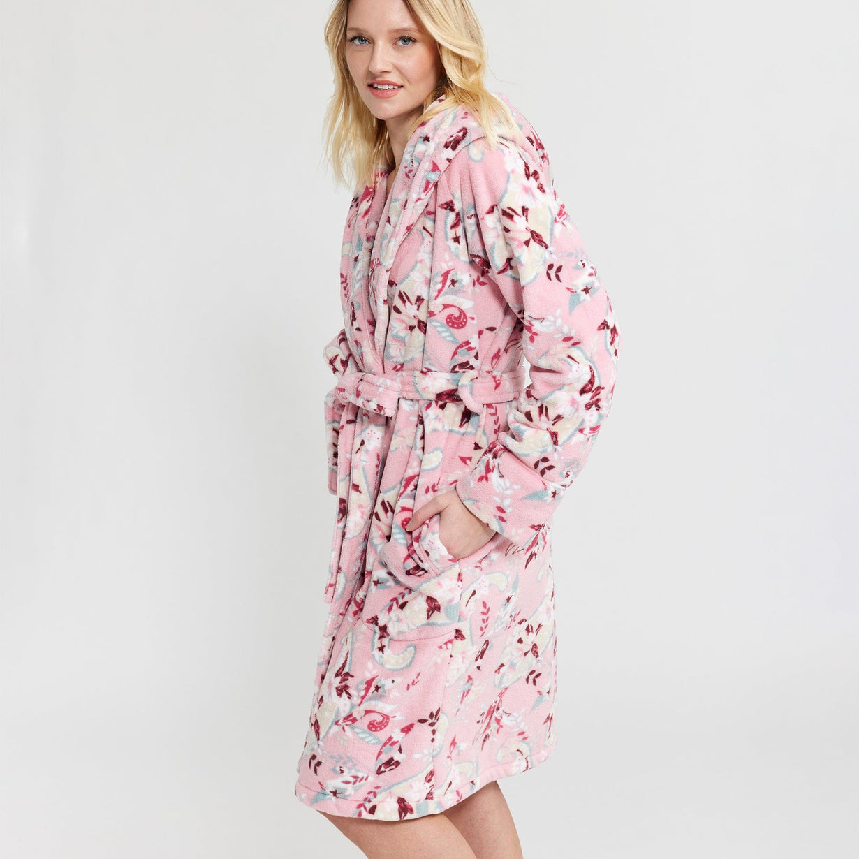 model wearing paisley pink fleece robe
