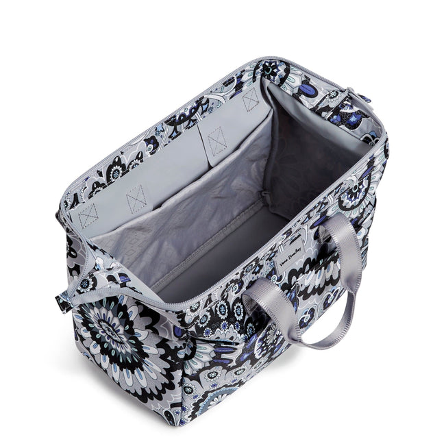 Vera Bradley Women's Cotton Cosmetic Trio Makeup Bags, Snow Globes -  Recycled, Snow Globes, 3 Piece Cosmetic Makeup Organizer Bag Set :  Amazon.in: Beauty