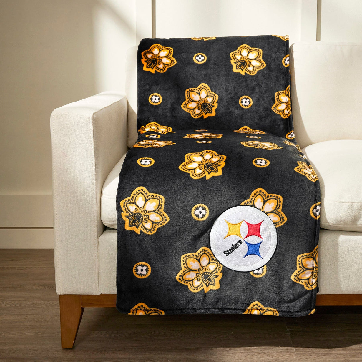 Pittsburgh Steelers NFL Oversized Throw Blanket Vera Bradley