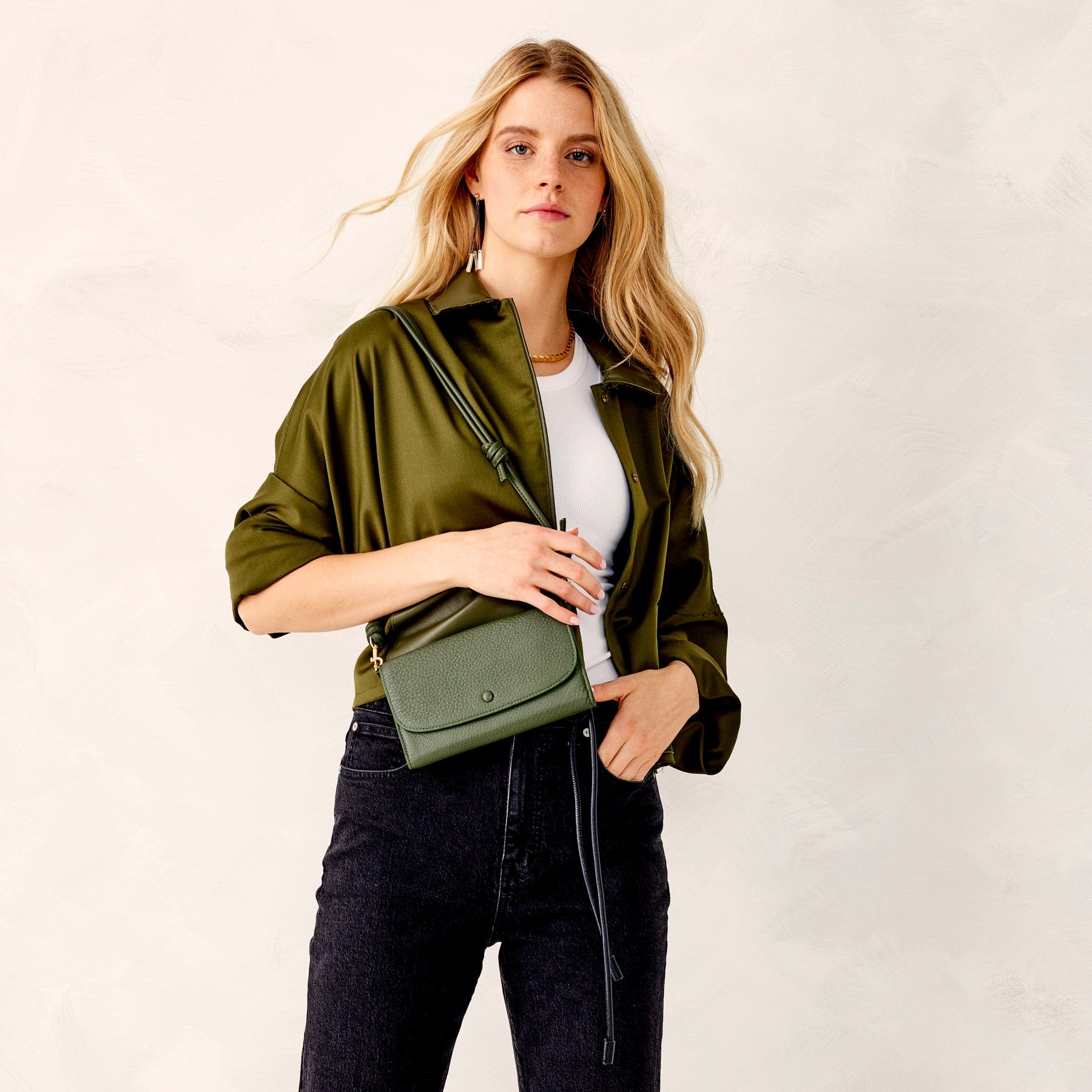 Wildwood Wallet Crossbody - Leather | Vera Bradley