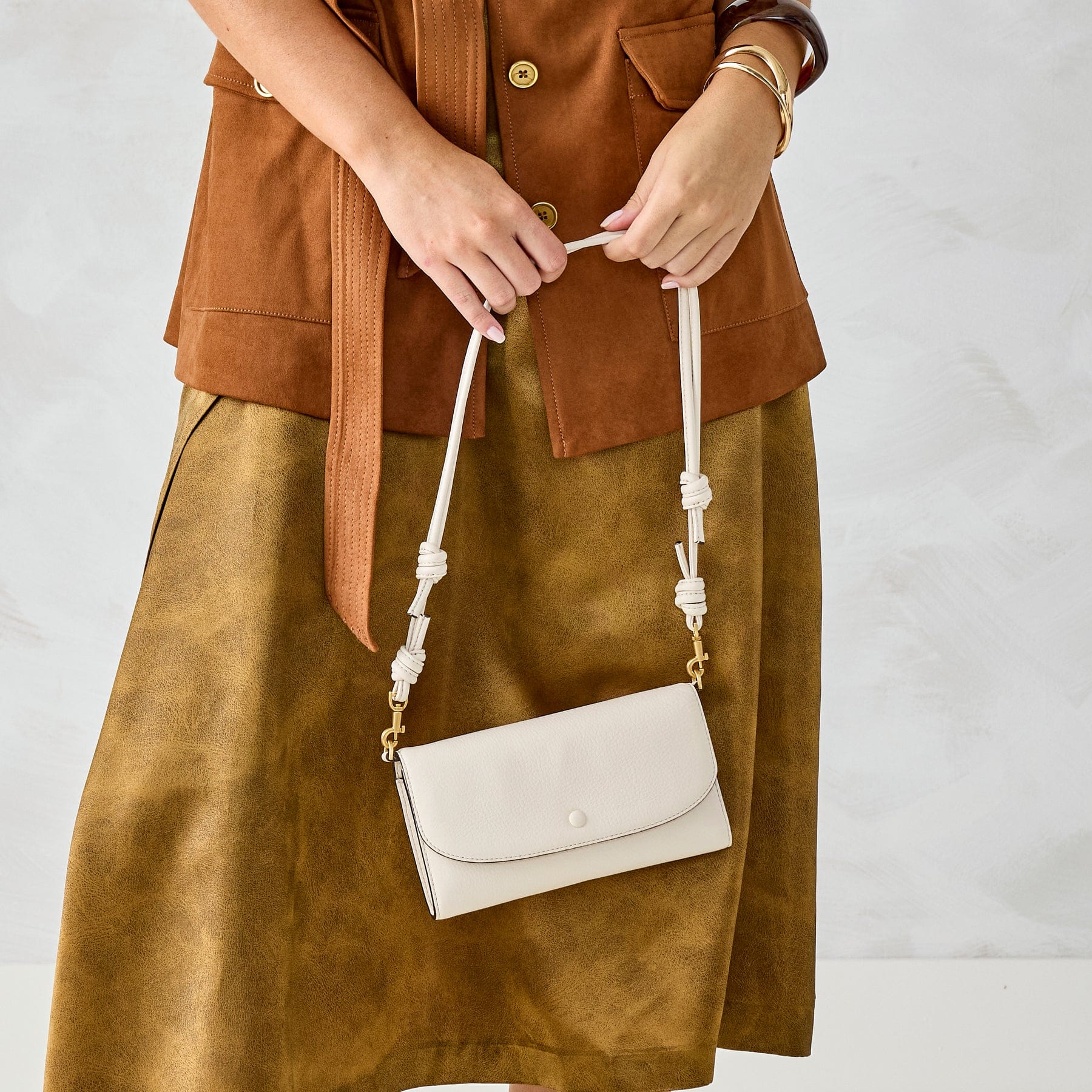 Wildwood Wallet Crossbody - Leather | Vera Bradley