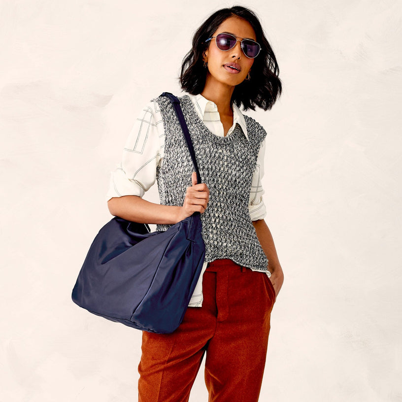 Hobson Hobo-Peacoat-Image 2-Vera Bradley