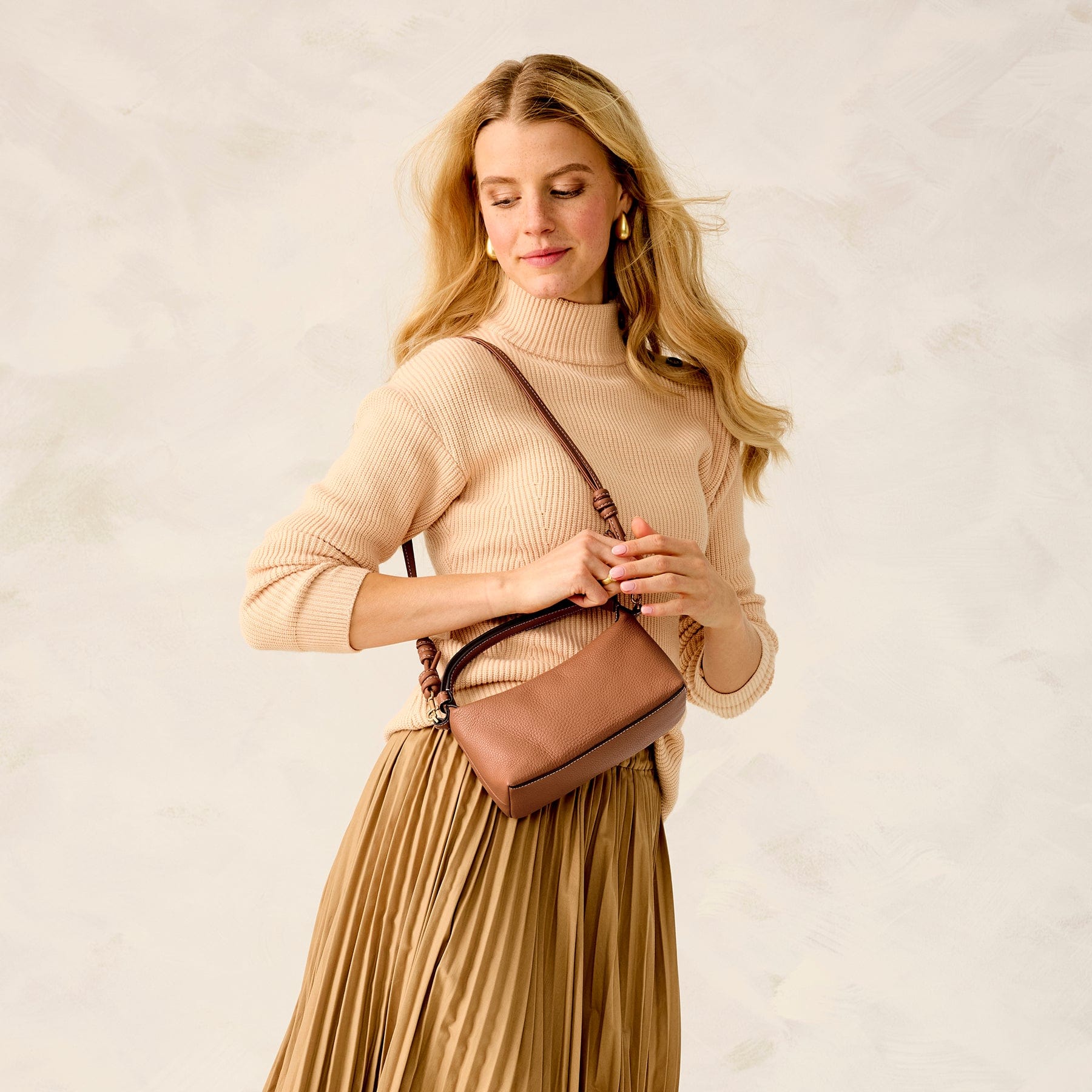 Roxbury Crescent Crossbody