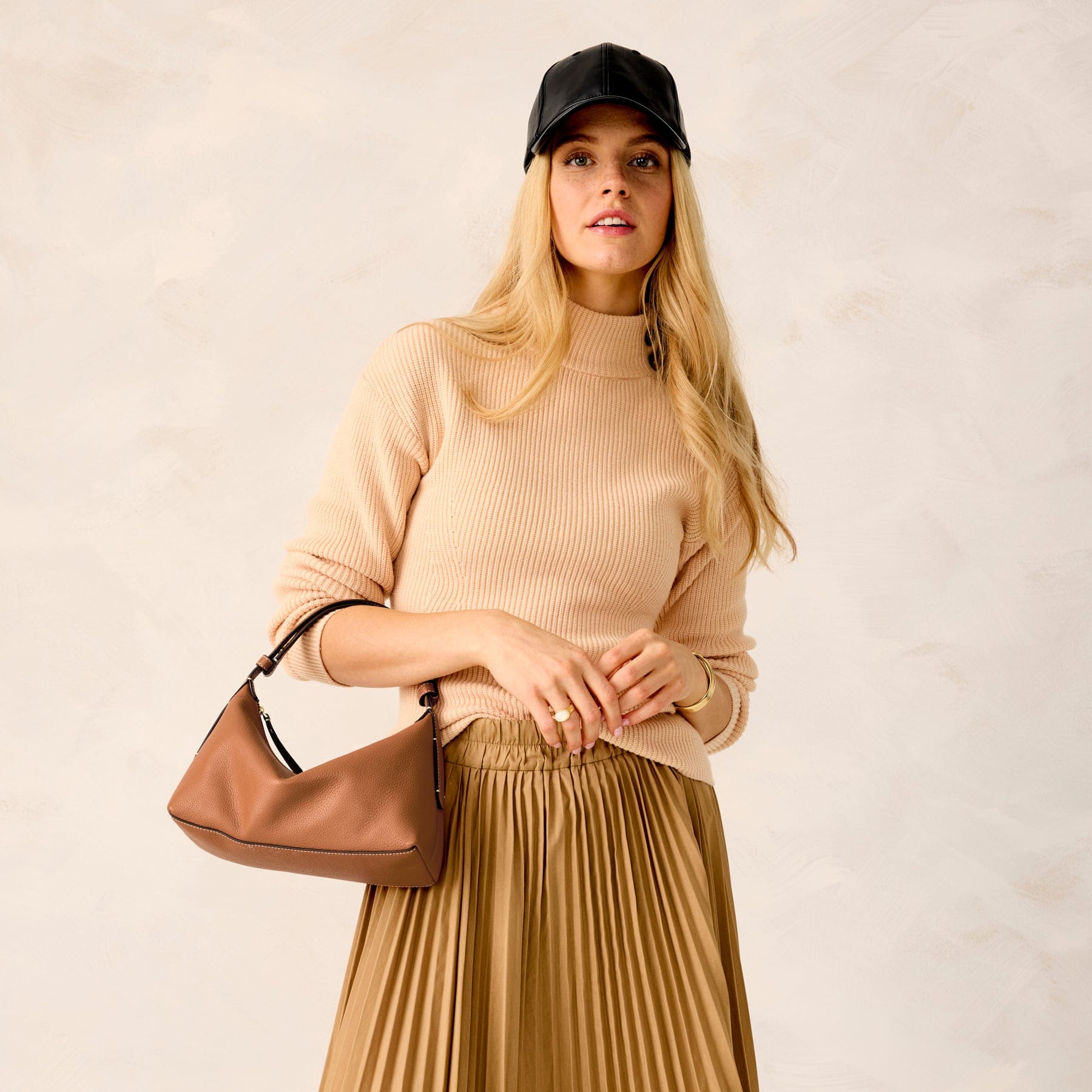 ヘラクレス Roxbury Crescent Shoulder Bag - Faux Leather | Vera Bradley – Vera