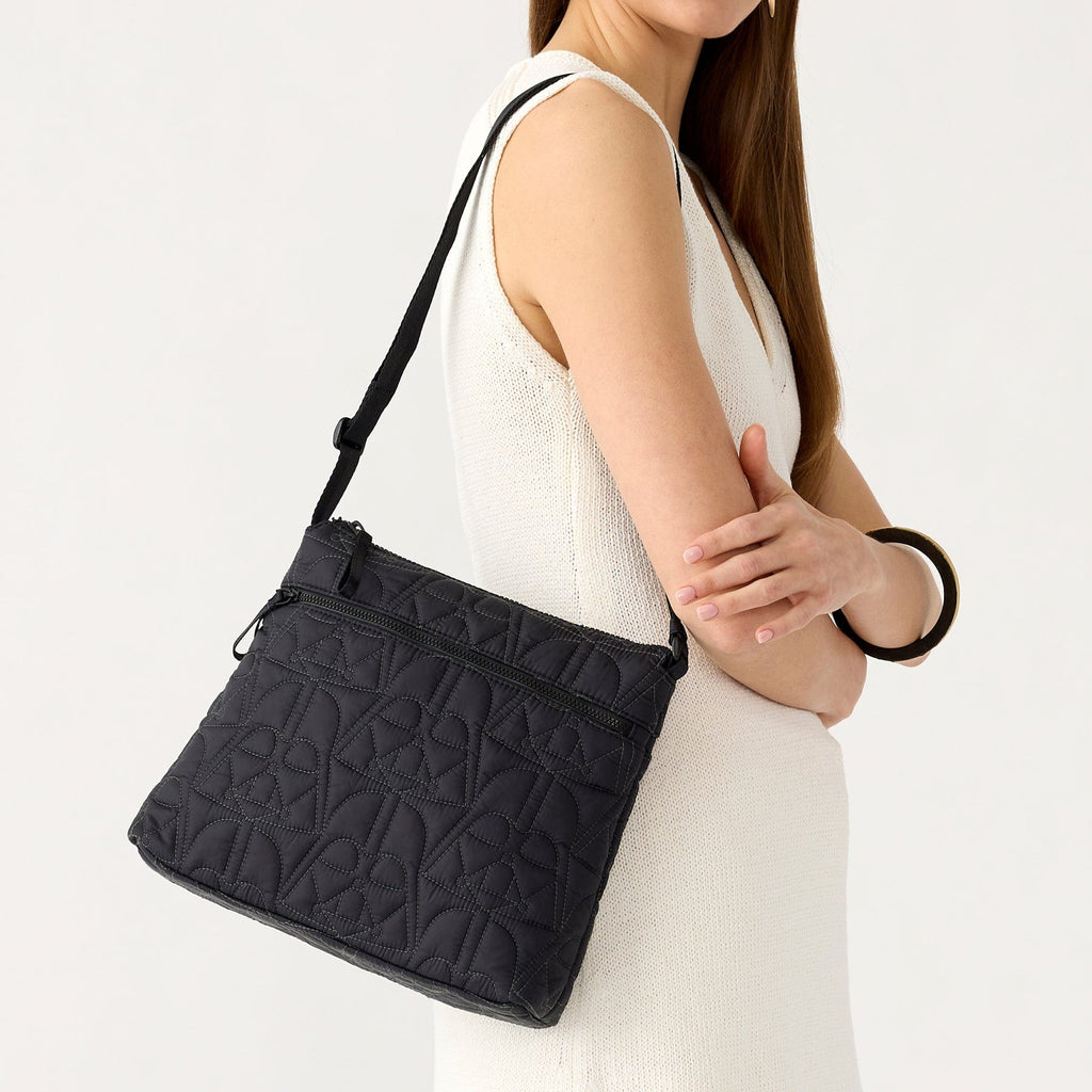 【Vera Bradley】Disney Star Wars ダースベイダー ヒップスター Original Zip Hipster - Featherweight | Vera Bradley