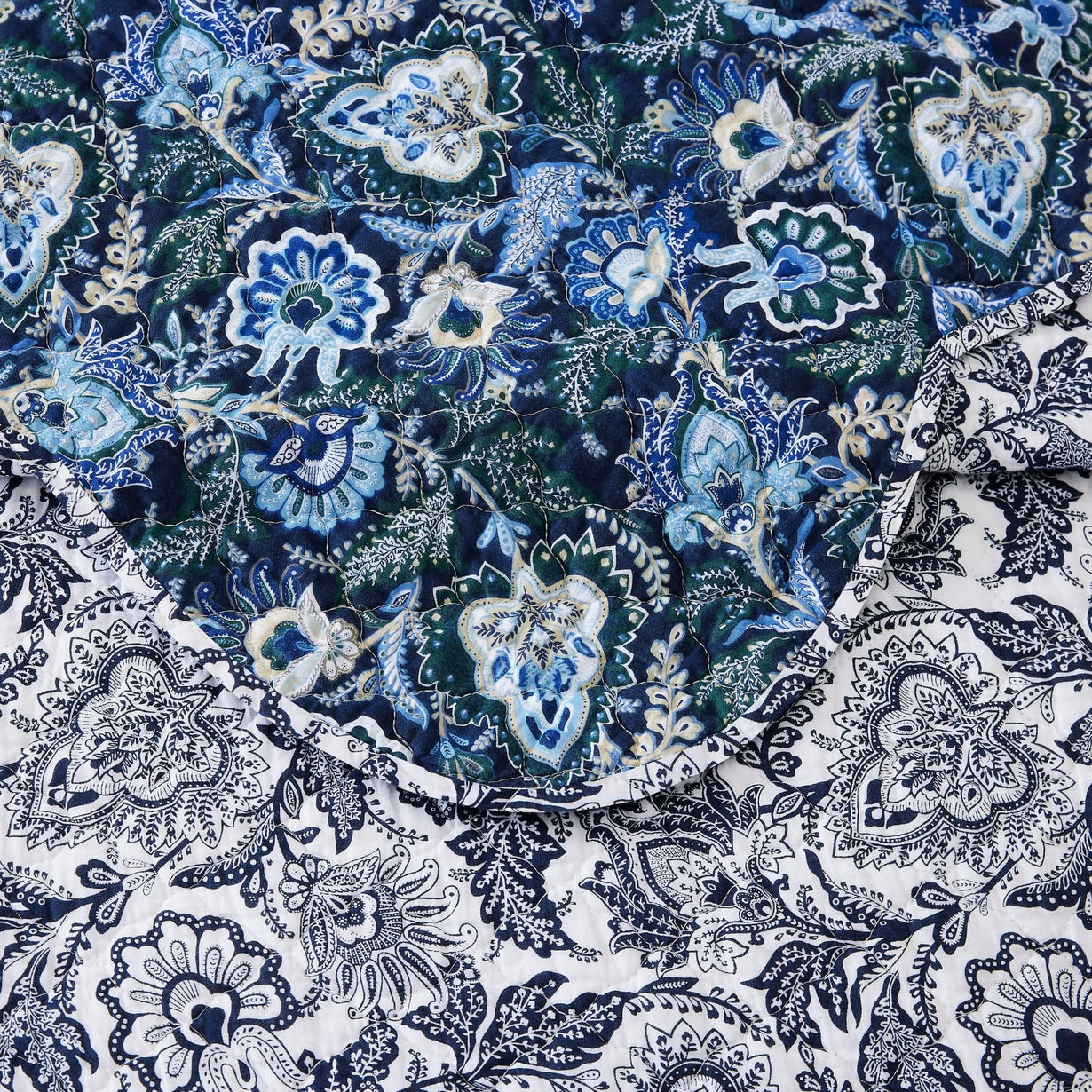 Vera Bradley Bramble Quilt Blue Floral Vines 100% Cotton NEW